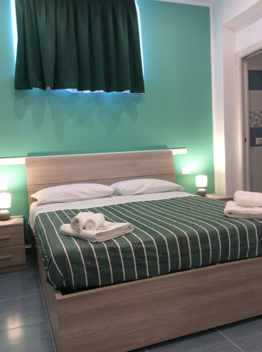 Bedroom 5, Naxos Laguna Beach, Messina