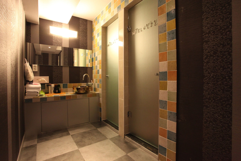Bathroom 3, HOTEL April 2nd, Gangbuk