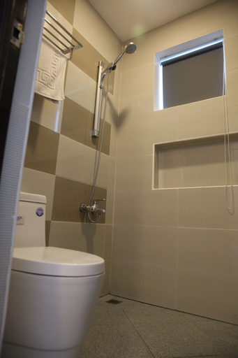 Bathroom 3, Den'gi Inn, El Nido