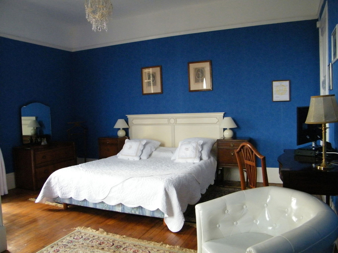 Bedroom 2, Villa des Iris, Oise