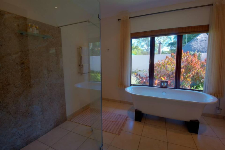 Bathroom 4, York Lodge, Harare