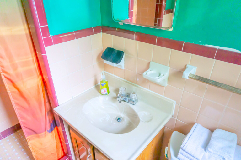 Bathroom 5, Key Largo Cottages, Monroe