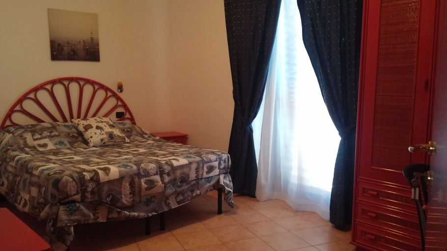 Bedroom 3, Beach Hotel, Cosenza