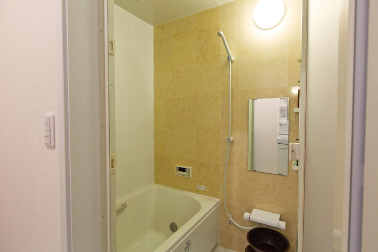 Bathroom 4, Grandouce Namba-Nishi, Osaka