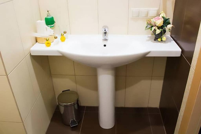 Bathroom 4, Forest Inn, Pushkinskiy rayon