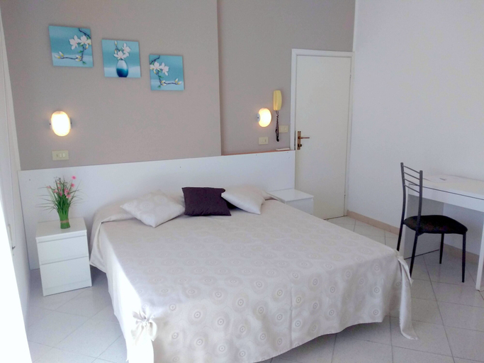Bedroom 2, Hotel La Bella Vita, Rimini