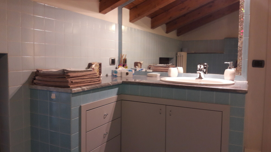 Bathroom 5, B&B Lake Como Cottage, Lecco