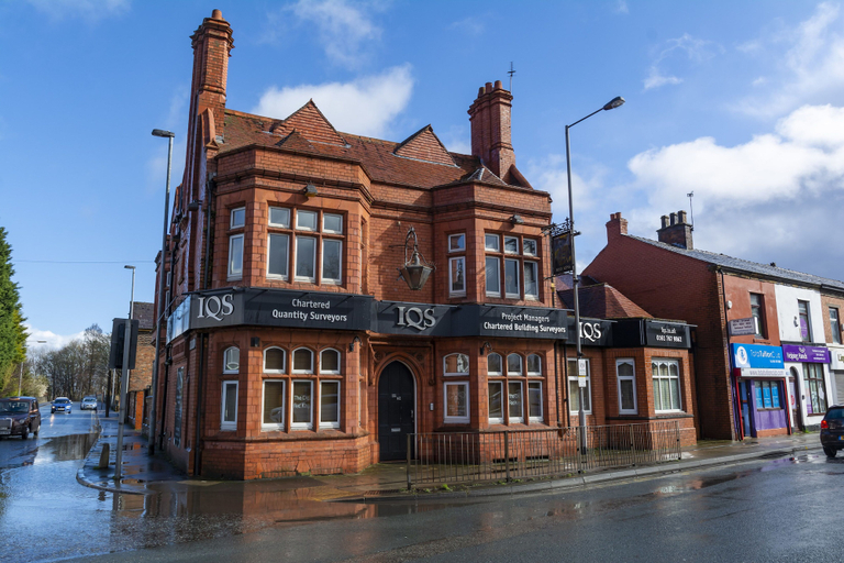 Exterior & Views, Whitefield Charm Cozy 2 Bedroom Apartment Sleeps 8, Bury