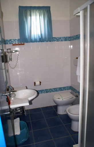 Bathroom 4, Hotel Cristina, Cosenza