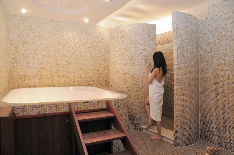 Bathroom 5, Hotel Ariston, Ferrara