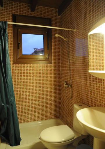 Bathroom 3, Mirador de Ovio Otero IV, Asturias