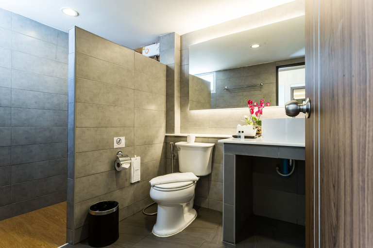 Bathroom 4, The Wing Lanna Hotel, Muang Chiang Mai