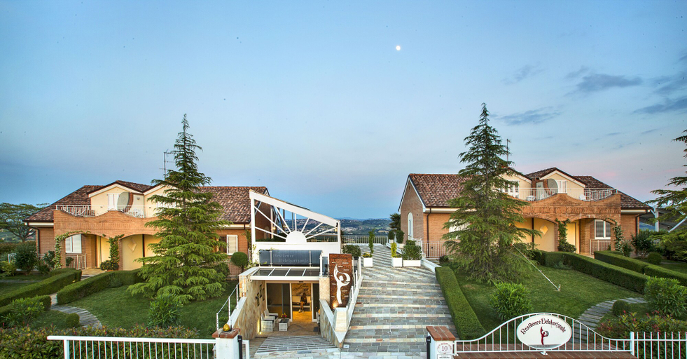Exterior & Views 2, Holiday Residence Belohorizonte, Macerata