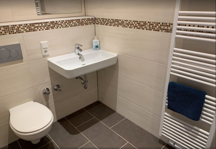 Bathroom 5, Rheinischer Hof Dormagen, Rhein-Kreis Neuss