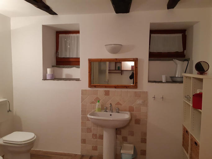 Bathroom 5, Azzurra e Lilla, Verbano-Cusio-Ossola