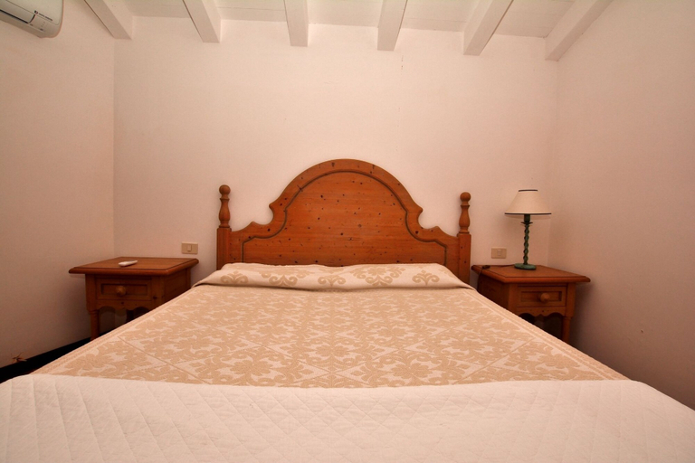 Room 3, Oleandri 304, Olbia-Tempio