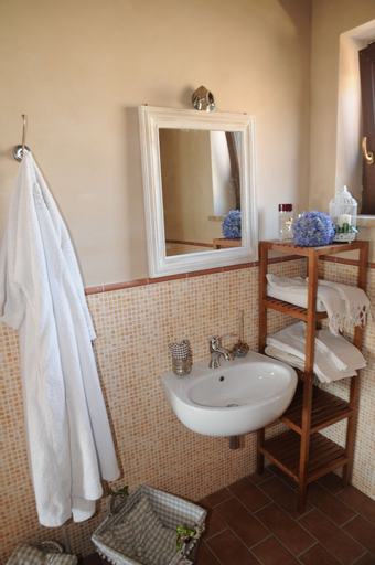 Bedroom 4, Podere Calledro, Terni