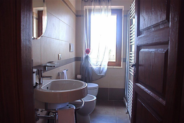 Bathroom 4, Tenuta San Savino delle Rocchette, Terni