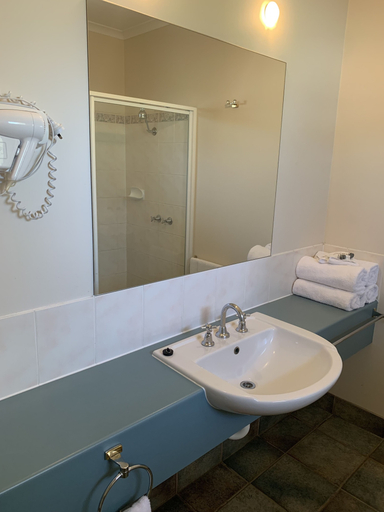Bathroom 5, Arthur Phillip Motor Inn, Bass Coast - Phillip Is.