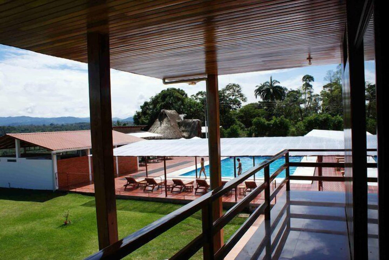 Others 5, Hosteria Farallon, Morona