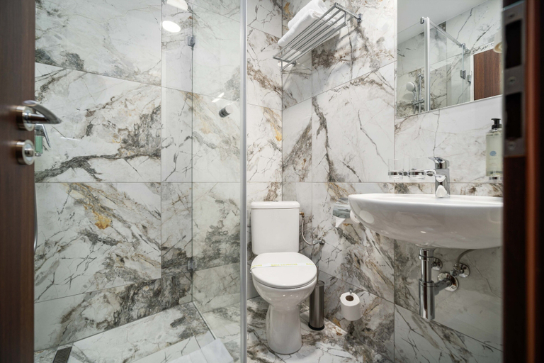 Bathroom 5, Hotel MAXPLAZA, Trnava