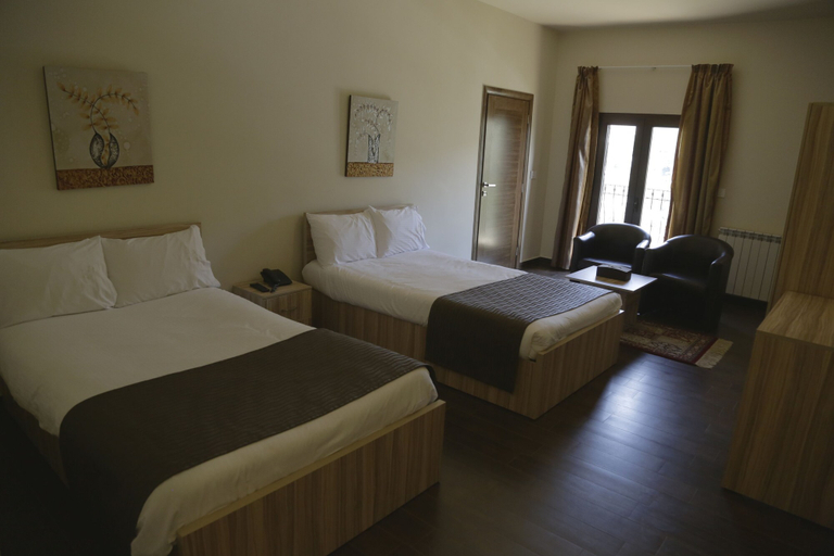 Bedroom 3, The Lodge Inn Hotel, Kasrouane