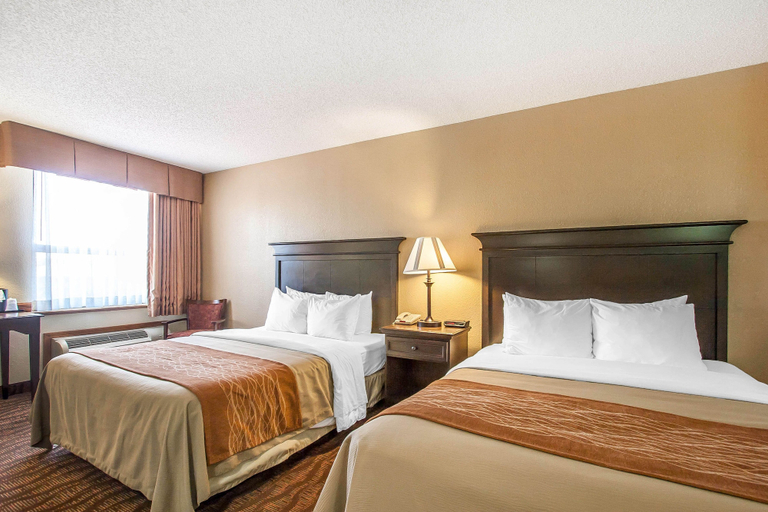 Bedroom 3, Comfort Inn at Thousand Hills, Taney