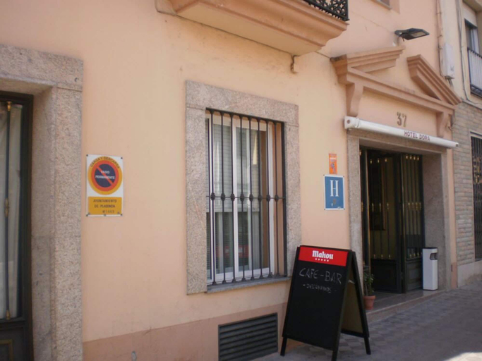 Exterior & Views 2, Hotel Dora, Cáceres