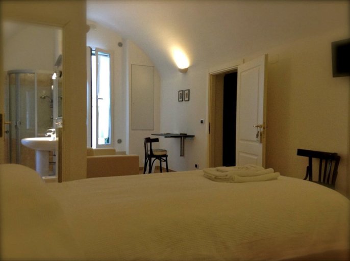Bedroom 4, La torre e il mare, Bari