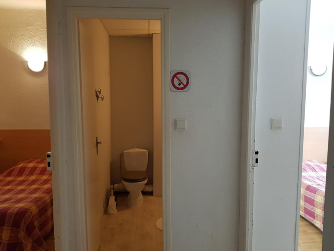 Bedroom 5, Hotel saint Paul, Meuse