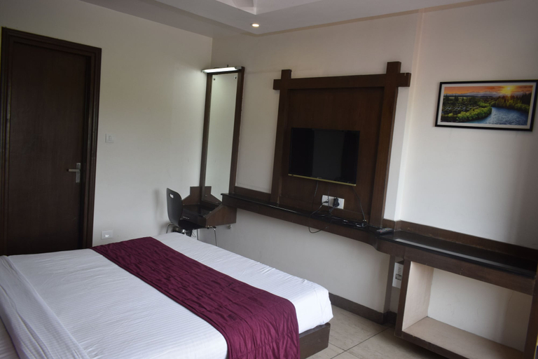 Bedroom 2, Hotel Tamizh Park, Puducherry