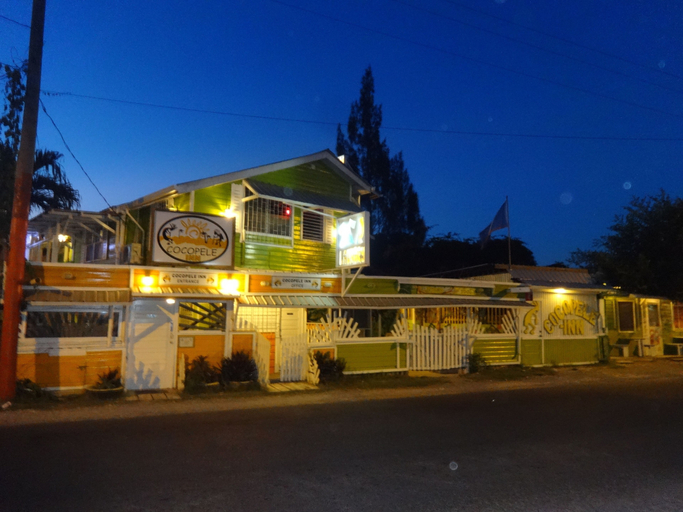 Exterior & Views 2, Cocopele Inn