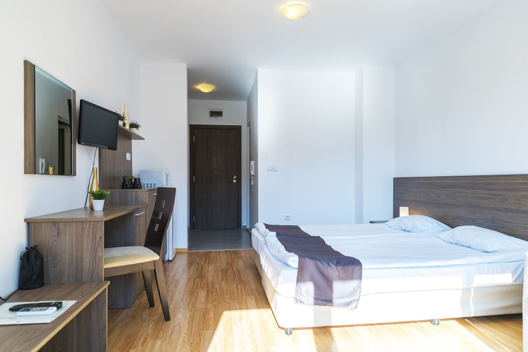 Bedroom 3, Admiral Plaza Hotel, Nesebar