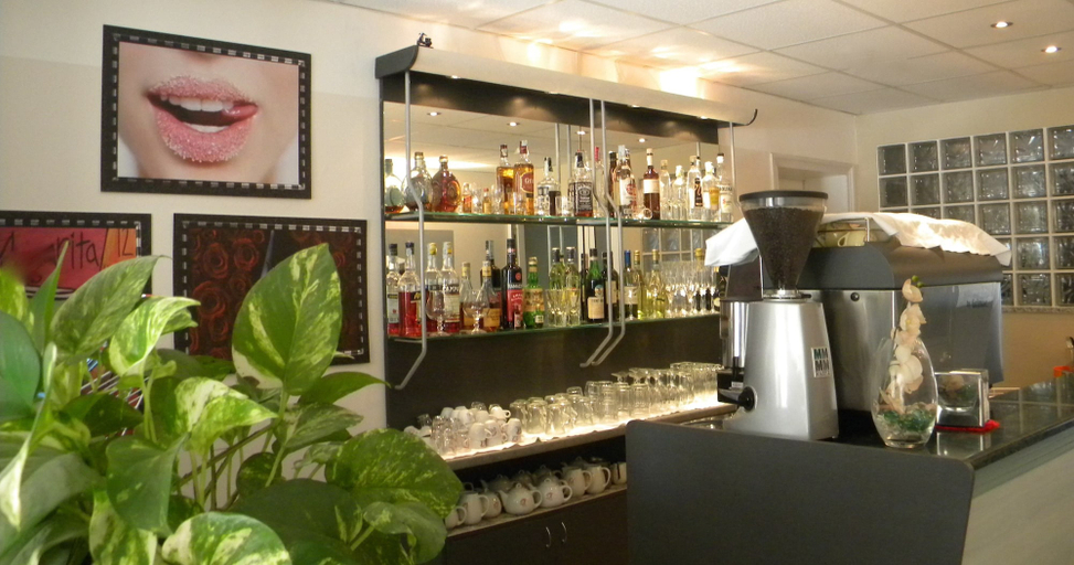 Food & Drinks