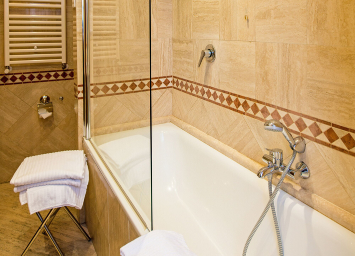 Bathroom 3, Barocco Apartments, Rome