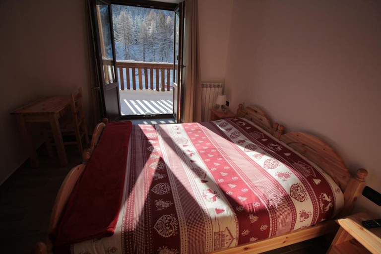 Bedroom 3, Al Foiron, Hautes-Alpes