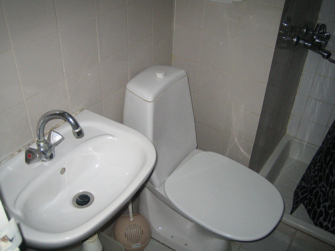 Bathroom 3, Onisillos Hotel, Larnaca