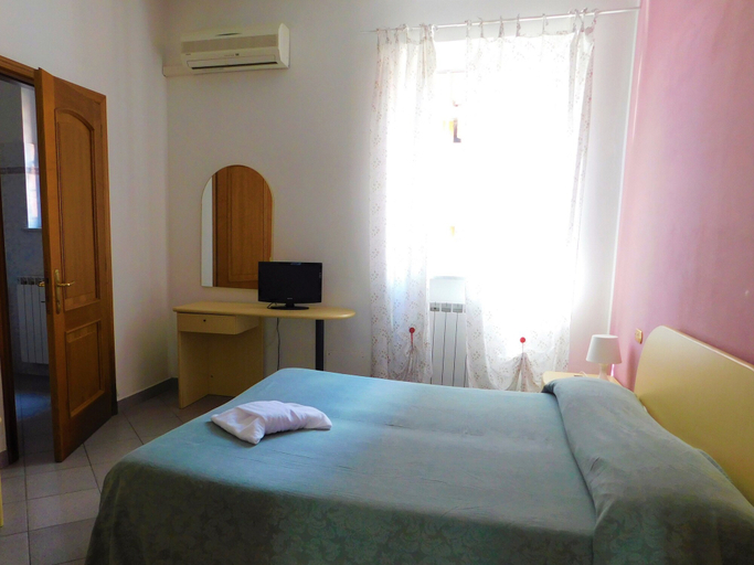 Bedroom 4, Albergo Locanda Maria, La Spezia