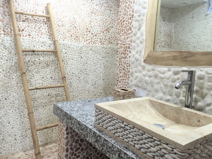 Bathroom 5, The Princess Of Mentigi Bay, Lombok
