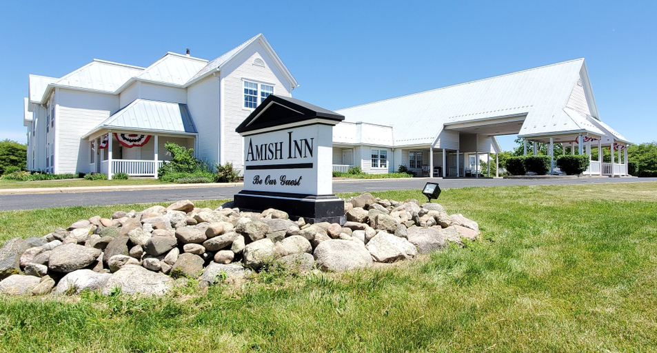 Exterior & Views 2, Amish Inn, Elkhart