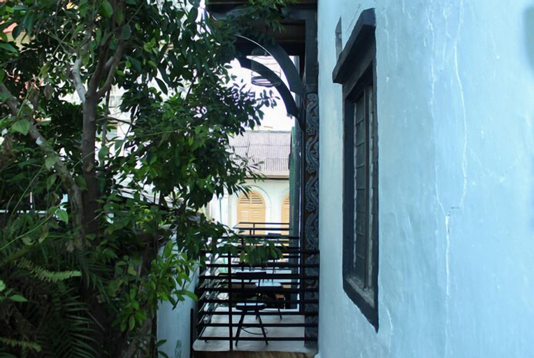 Exterior & Views 21