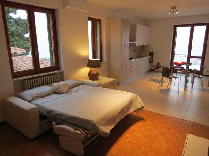 Bedroom 4, Villa Anastasye, Bergamo