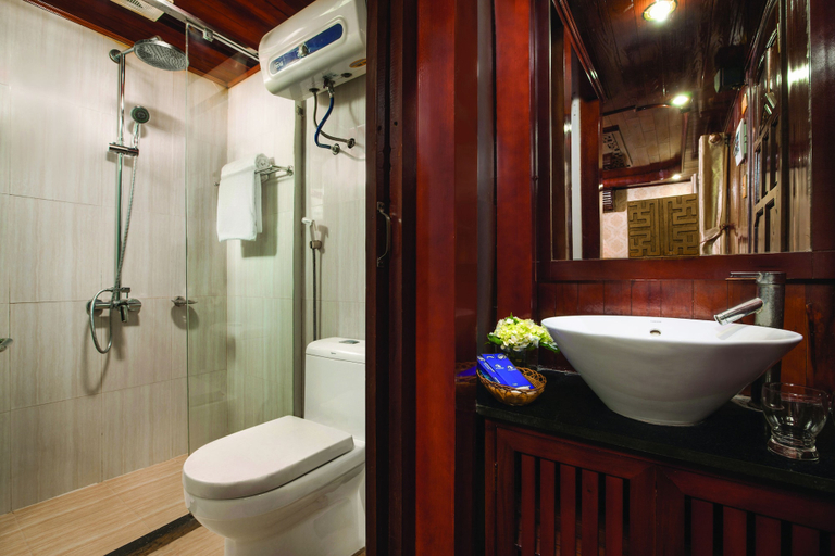 Bathroom 3, Halong Seasun Cruise, Hạ Long