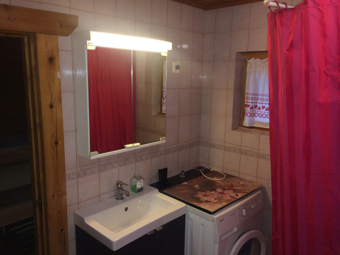 Bathroom, Kallioranta Cottage, South Karelia