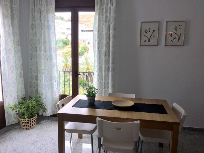 Others 5, Apartamentos El Burgo, Málaga