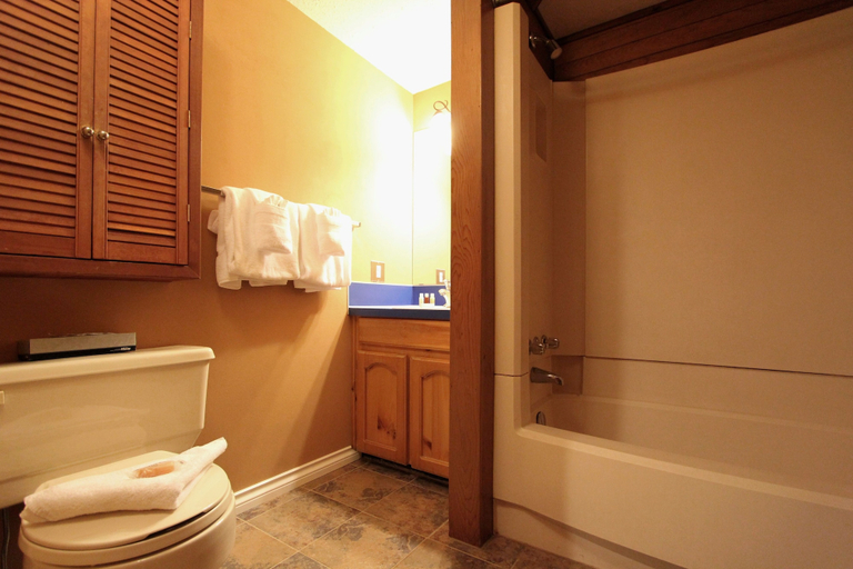 Bathroom 3, Rainbow Suites by Whistler Retreats, Squamish-Lillooet