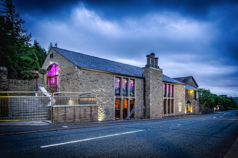 Exterior & Views