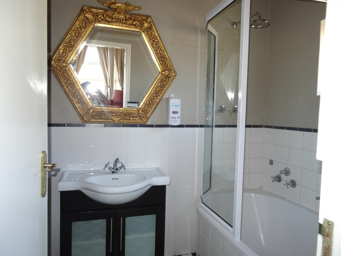 Bathroom 3, 1932 House, Walvisbay Urban