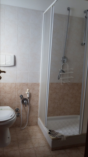 Bathroom 3, Beach Hotel, Cosenza