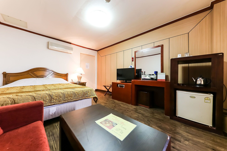 Bedroom 4, Kyungha Spa Hotel, Yuseong